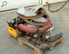 Motorrad komplett zerlegt